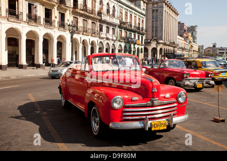 vintage US cars from the 50`s in Havana, Cuba, Caribbean Stock Photo